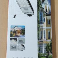 lampione led con pannello solare 