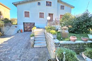 Marino-villa bifamiliare