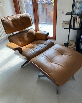 Poltrona Eames con Ottomanan Miller prima serie
