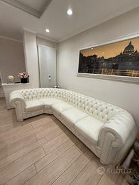 Divano chester bianco in pelle