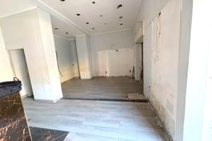 Capodichino- locale comm.le buono stato