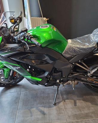 Kawasaki Ninja 1100 SX 2025 con KIT TOURER OMAGGIO