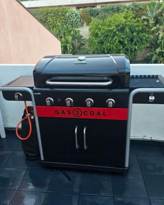 barbecue a gas e carbone con bruciatore laterale