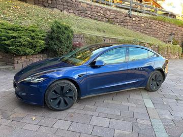 Tesla Model 3 Highland rwd