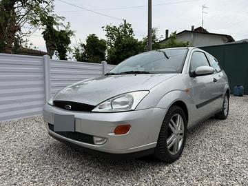 Ford Focus 1.6 Zetec benzina