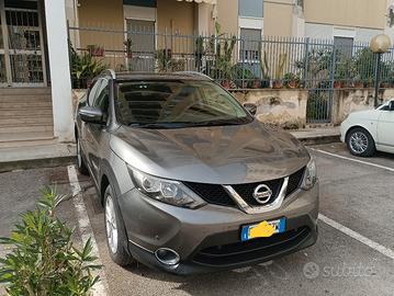 Nissan Qashqai anno 2014 sett.