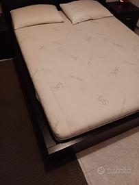 letto matrimoniale, comodini e materasso 