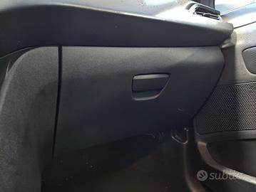 Cassetto portaoggetti PEUGEOT 208 del 2017