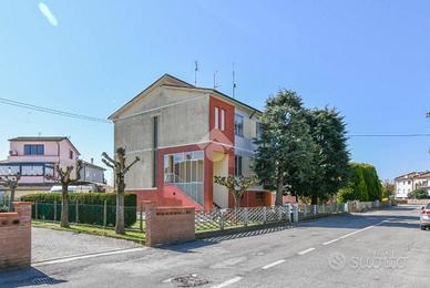 4 LOCALI A POGGIO RENATICO