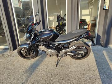 Suzuki SFV Gladius 650 - 2014