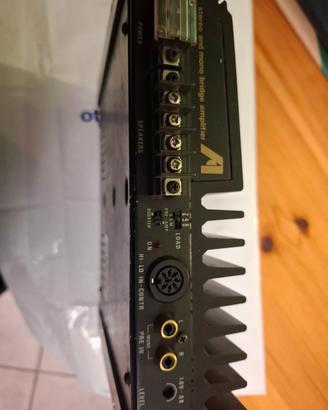  amplificatore per impianto stereo auto