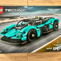 LEGO Technic Aston Martin Valkyrie