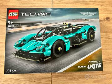 LEGO Technic Aston Martin Valkyrie
