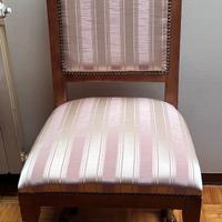 Sedia classica in legno e imbottita