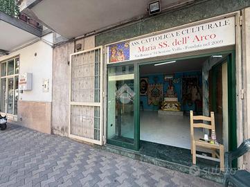 NEGOZIO A VOLLA
