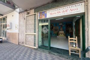 NEGOZIO A VOLLA