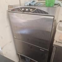 Lavastoviglie professionale