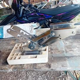 supporto per motori marini fuori bordo