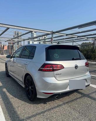 2016 VOLKSWAGEN GOLF R-LINE