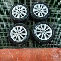 Cerchi in lega con gomme hankook 185/60 R15 84H