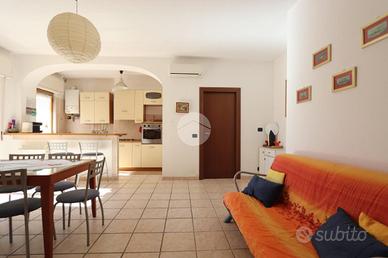 3 LOCALI A ALBA ADRIATICA