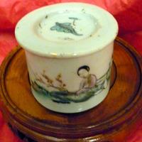 ?? Little box in porcelain Qing dynasty