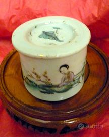 ?? Little box in porcelain Qing dynasty