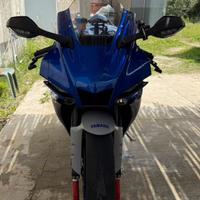 Yamaha r1 2021