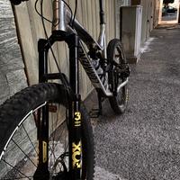 COMMENCAL META
