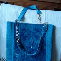 borsa in jeans  realizzata a mano. pezzo unico