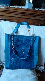 borsa in jeans  realizzata a mano. pezzo unico