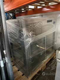 Vetrina con motore alto