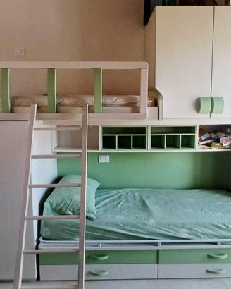 Cameretta soppalco con 2 materassi e  lampadario