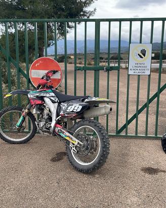 Honda CRF 450 permuto con enduro targato