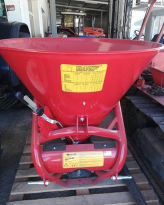 Spandiconcime nuovo, marca Cosmo capacità 500 Kg