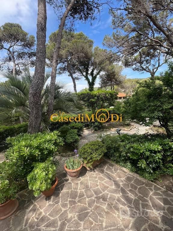 Villa di 100 m² con 4 locali e box auto a Livorno - Vista 2