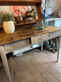 Tavolo arte povera toscano