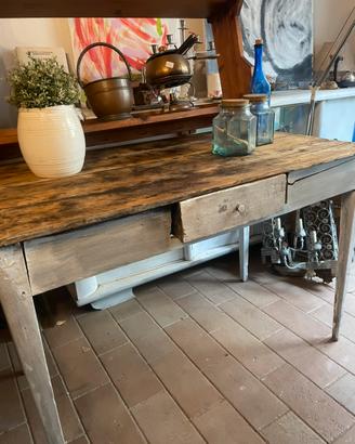 Tavolo arte povera toscano