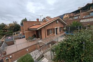 Villa bifamiliare anche per 2 nuclei famigliari