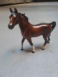 statua di cavallo baio porcellana tedesca