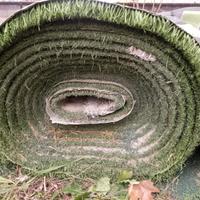 Erba sintetica usata, rotoli larghi 4 m. lunghi 20