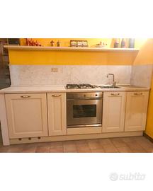 Cucina classica/rustica completa di elettrodomesti