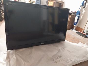 Televisore LCD da 42 pollici marca LG, modello 42L