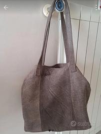 Borsa scamosciata a tracolla