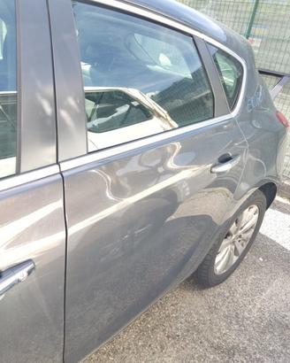 Porta posteriore sinistra OPEL ASTRA J del 2013