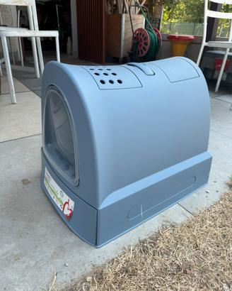 Lettiera chiusa per gatti con porta basculante