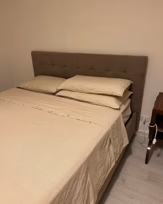 Letto mateimoniale con contenitore