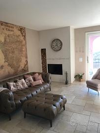 Divano + pouf Nicoline Italia modello Duomo