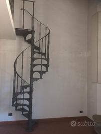 scala a chiocciola in ghisa 