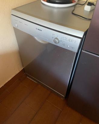 Lavastoviglie Bosch Serie 2 SilencePlus inox – 60